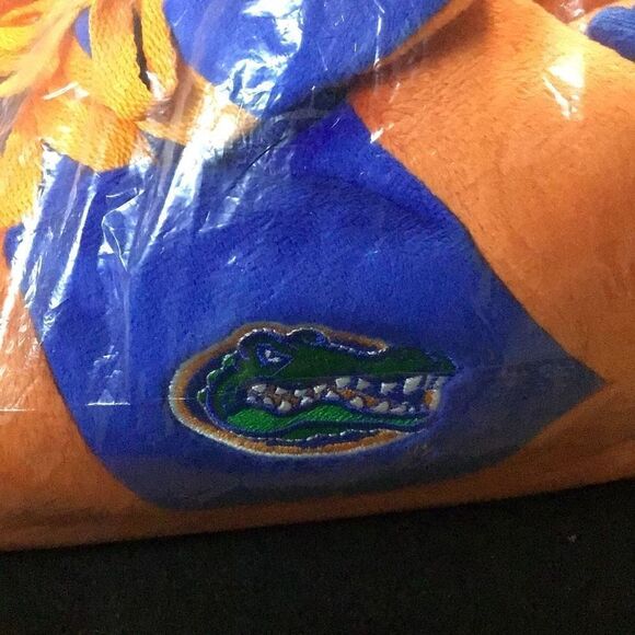 Clippers, Florida Gators new in bag  size XL Note, I am using the packaging size - Picture 4 of 6